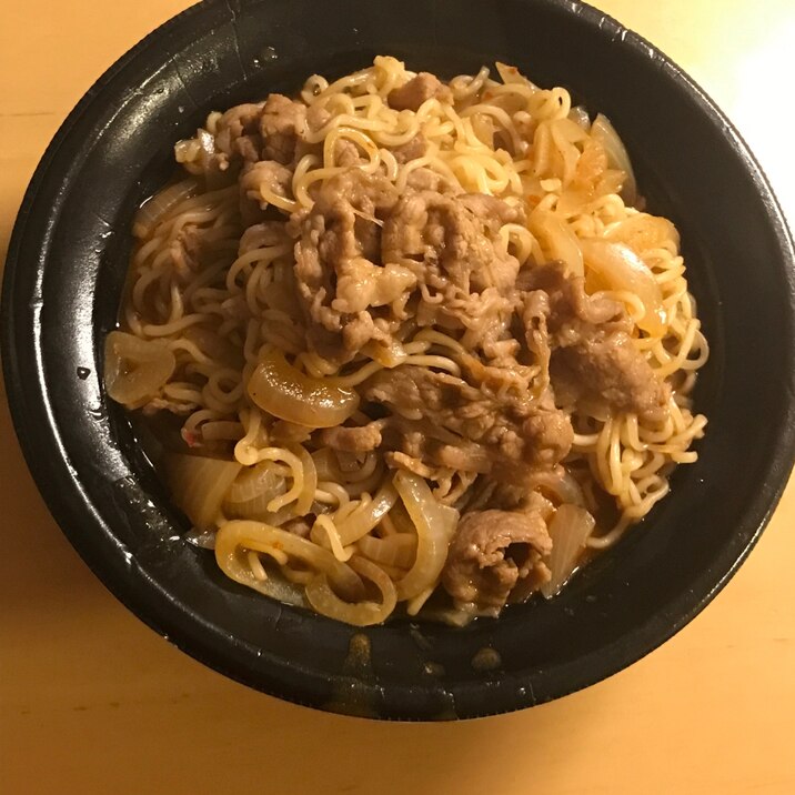 鍋で牛肉袋麺